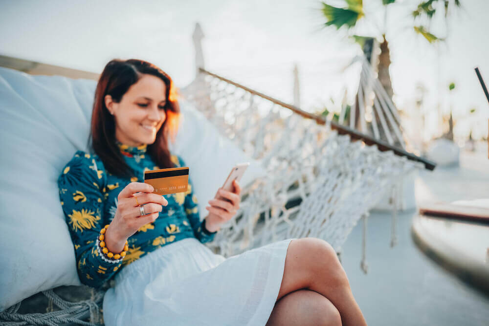 woman using credit card